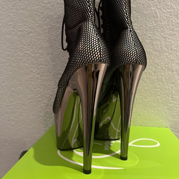 PLEASER Ankle boots Pole Dancing Shoes Chrome/Fishnet/Holographic Size 7 - Picture 10 of 14